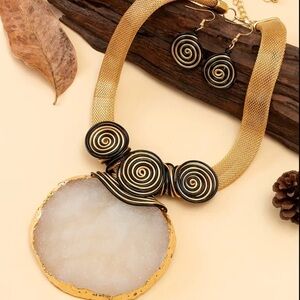 🆕 Handcrafted Wire-Wrapped Natural Stone Pendant Necklace & Earrings Set